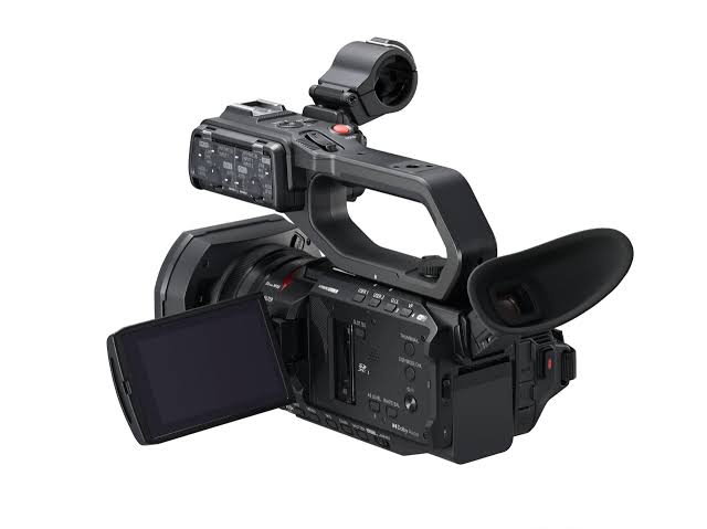 PANASONIC HC-X2100 4K UHD